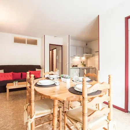 شقة Ensoleille A Saint-lary Pour 4 Personnes Avec Wifi - Fr-1-296-195