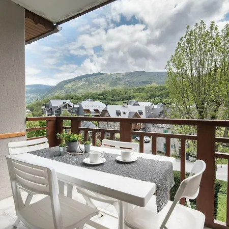 Ensoleille A Saint-lary Pour 4 Personnes Avec Wifi - Fr-1-296-195 شقة *