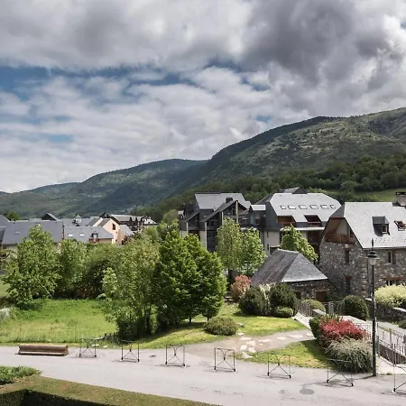 Lumineux 4 Pers. à Lary, Balcon, Wifi Inclus - Fr-1-296-195 * Saint-Lary-Soulan